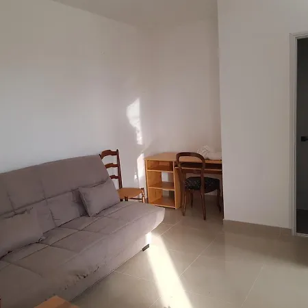 Des Jonquilles Дом отдыха Noyant-d'Allier